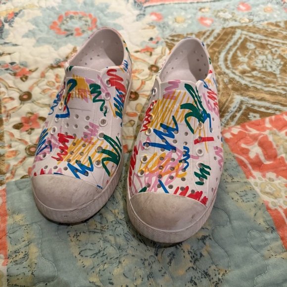 Native Shoes White Sneakers Minimalist Design - Picture 2 of 8